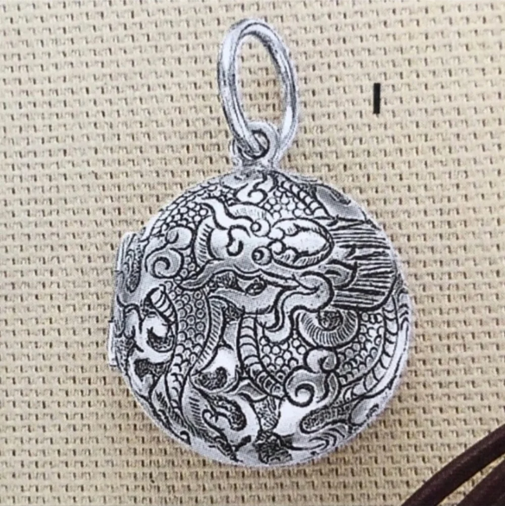 Rare Vintage Silpada Sterling Silver Etched Dragon Locket Pendant - Picture 2 of 15
